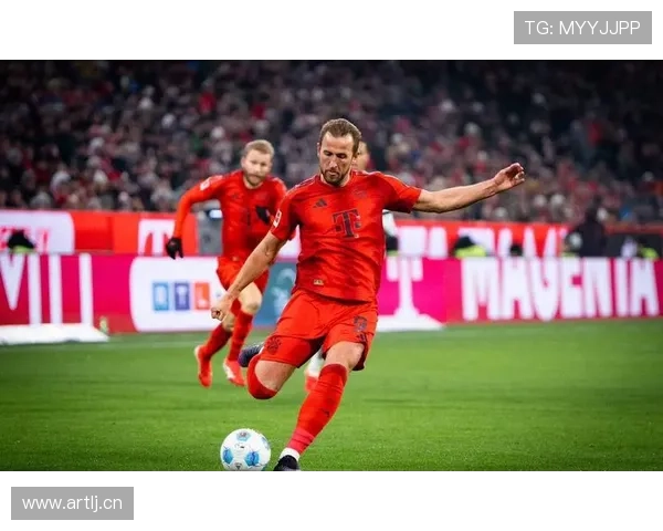 欧联杯焦点战费耶诺德原定22点30开球因恶劣天气推迟至明晨3点进行